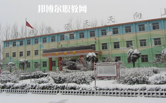 淮北市烈山區(qū)中等專業(yè)學(xué)校2020年報(bào)名條件、招生要求、招生對(duì)象
