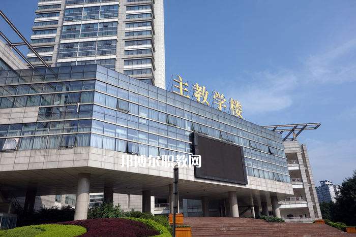 達(dá)州華西職業(yè)技術(shù)學(xué)校2021年報(bào)名條件、招生要求