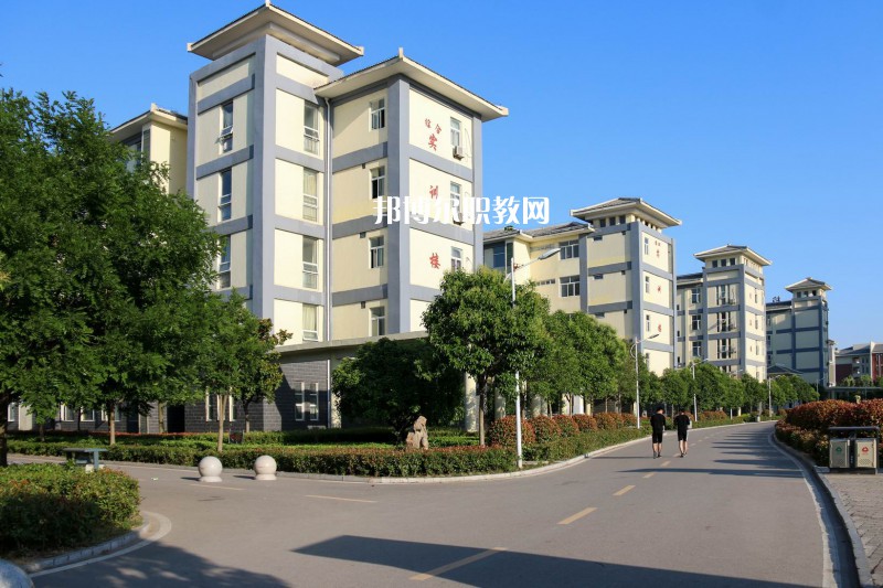 安徽亳州技師學(xué)院2021年報(bào)名條件、招生要求、招生對(duì)象