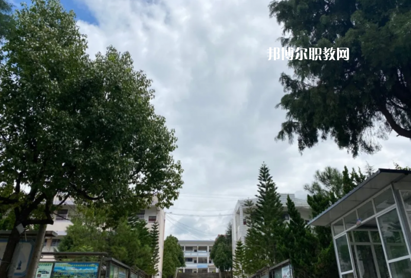 永平縣職業(yè)高級(jí)中學(xué)2021年報(bào)名條件、招生要求、招生對(duì)象
