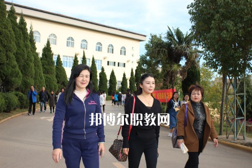 勐?？h職業(yè)高級(jí)中學(xué)2021年報(bào)名條件、招生要求、招生對(duì)象