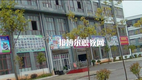 黔西南州英才職業(yè)技術(shù)學(xué)校2021年報名條件、招生要求、招生對象