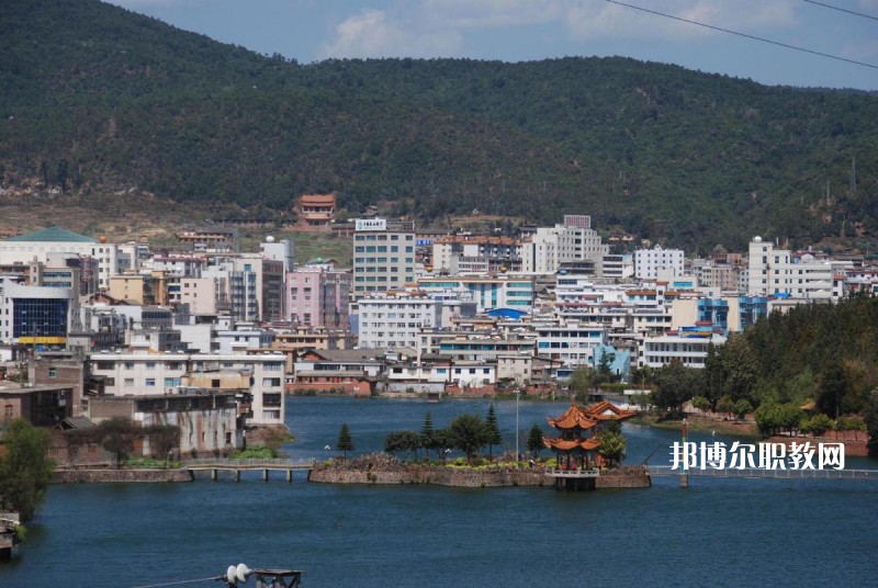 牟定縣職業(yè)高級中學(xué)2021年學(xué)費、收費多少