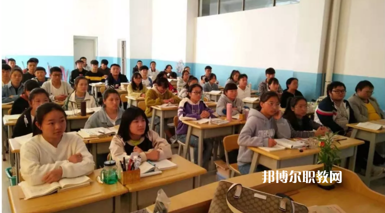 曲靖富源職業(yè)技術(shù)學(xué)校2021年報(bào)名條件、招生要求、招生對(duì)象