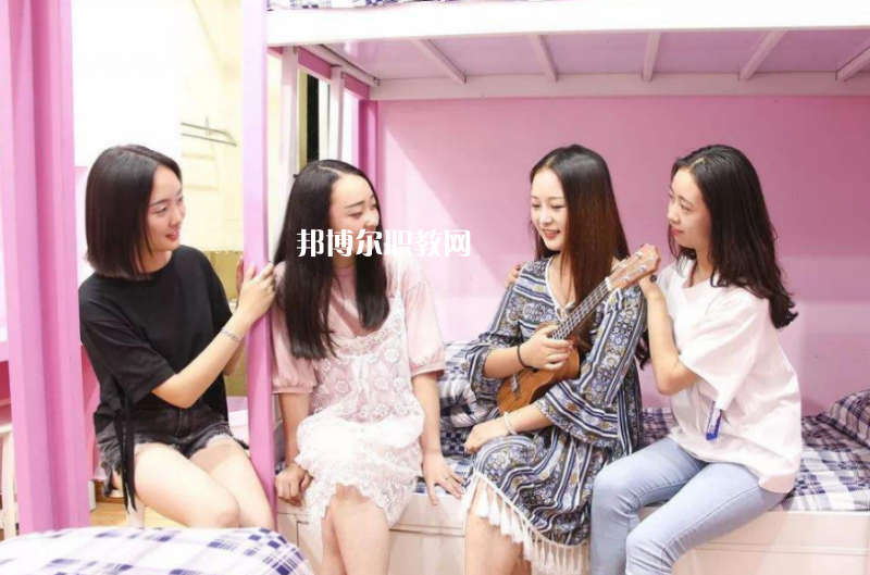 鳳慶縣職業(yè)高級中學怎么樣、好不好