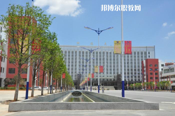 昆明醫(yī)藥職業(yè)技術(shù)學校2021年報名條件、招生要求、招生對象