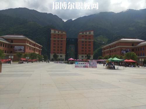 怒江州民族中等專業(yè)學(xué)校2021年報(bào)名條件、招生要求、招生對(duì)象