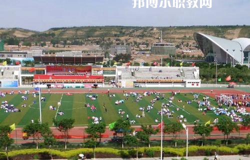 楚雄醫(yī)藥高等?？茖W(xué)校2021年學(xué)費、收費多少