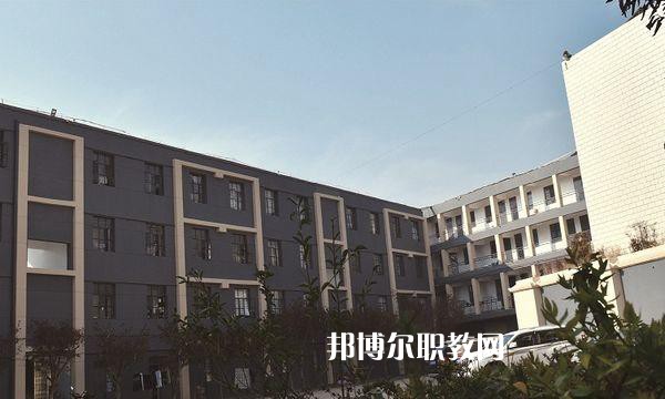 云南冶金高級(jí)技工學(xué)校2021年宿報(bào)名條件、招生要求、招生對(duì)象