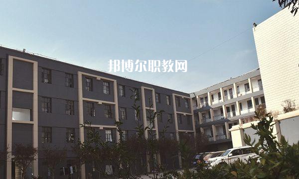 云南冶金高級(jí)技工學(xué)校2021年學(xué)費(fèi)。收費(fèi)多少