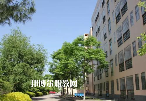 云南曲靖應(yīng)用技術(shù)學校2021年學費、收費多少