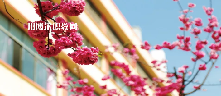 云南昆明工業(yè)學(xué)校2021年報(bào)名條件、招生要求、招生對(duì)象