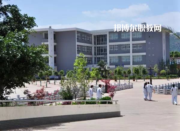 昆明旅游職業(yè)中學2021年學費、收費多少