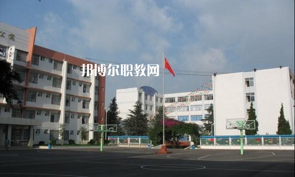 云南貿(mào)易經(jīng)濟學(xué)校2021年報名條件、招生要求、招生對象