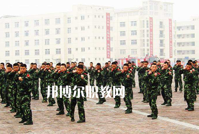 重慶聚英技工學(xué)校升學(xué)部2022年學(xué)費(fèi)、收費(fèi)多少 