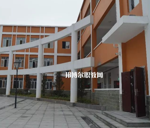 黔南州技工學校2022年報名條件、招生要求、招生對象
