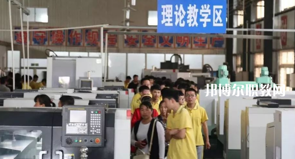 武邑奮飛職業(yè)技術中等專業(yè)學校怎么樣、好不好