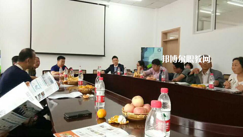 秦皇島渤?？萍贾械葘I(yè)學(xué)校2022年招生辦聯(lián)系電話