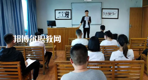 貴陽(yáng)航洋動(dòng)漫職業(yè)學(xué)校2022年招生辦聯(lián)系電話(huà)