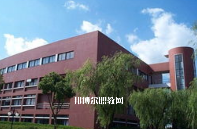 畢節(jié)市第一技工學(xué)校2022年報(bào)名條件、招生要求、招生對(duì)象