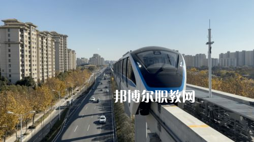 蘭州2022年中專軌道交通學(xué)?？即髮? width=