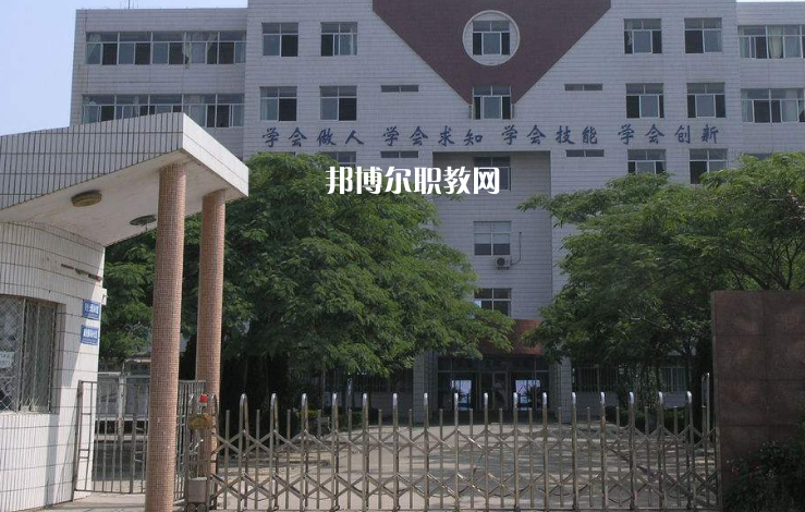 凱里市技工學(xué)校2022年報(bào)名條件、招生要求、招生對(duì)象