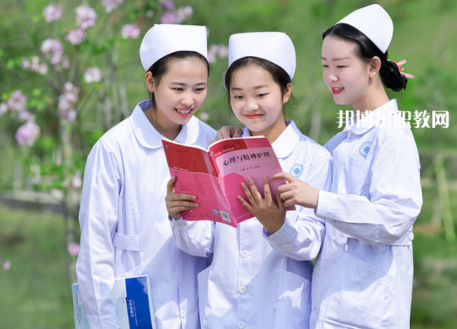 河源市衛(wèi)生學(xué)校2022年報(bào)名條件、招生要求、招生對象