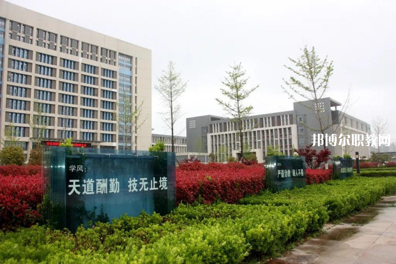 淮安高級職業(yè)技術(shù)學(xué)校2022年報名條件、招生要求、招生對象