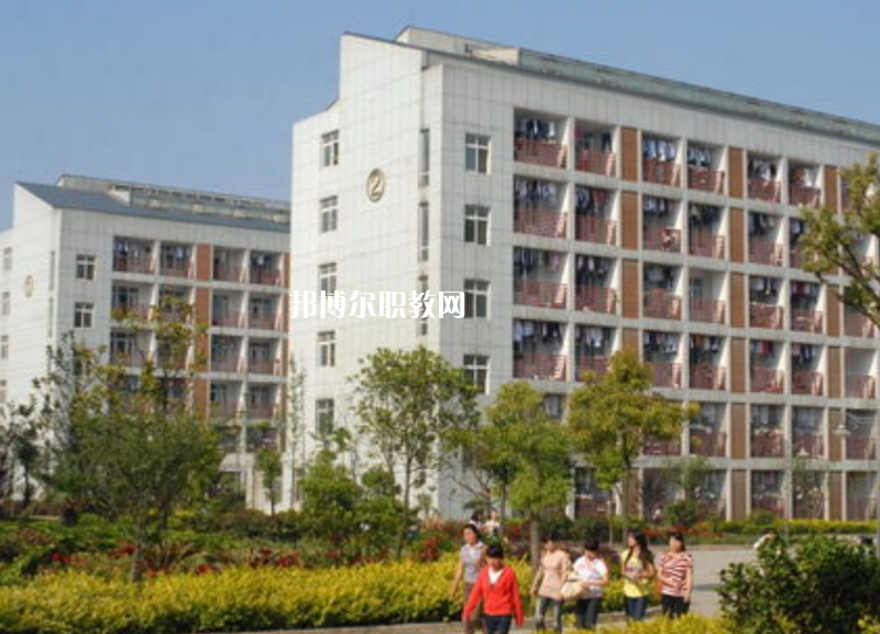 保山市昌寧縣職業(yè)技術(shù)學(xué)校2022年學(xué)費(fèi)、收費(fèi)多少