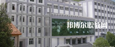 四川省甘孜衛(wèi)生學校2022年報名條件、招生要求、招生對象