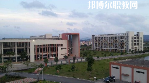 獨山中等職業(yè)學(xué)校2022年學(xué)費、收費多少