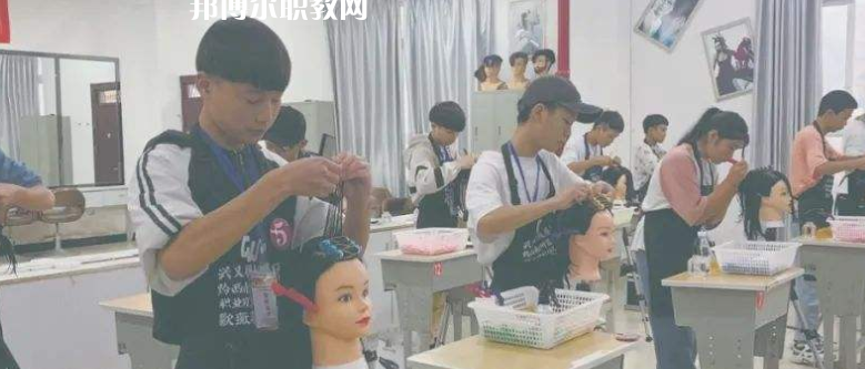 都勻工商管理學(xué)校2022年報(bào)名條件、招生要求、招生對象