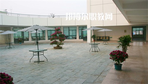 鎮(zhèn)江高等職業(yè)技術(shù)學(xué)校2022年報(bào)名條件、招生要求、招生對(duì)象