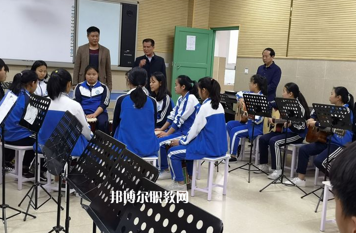 冊(cè)亨中等職業(yè)學(xué)校2022年報(bào)名條件、招生要求、招生對(duì)象