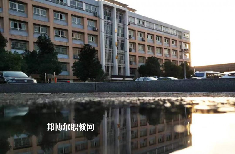 安徽紅十字會(huì)衛(wèi)生學(xué)校2022年報(bào)名條件、招生要求、招生對(duì)象