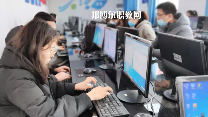 合肥中科信息工程技工學(xué)校2022年報名條件、招生要求、招生對象