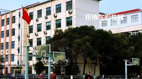 曲靖陸良縣職業(yè)技術(shù)學(xué)校2022年報(bào)名條件、招生要求、招生對象