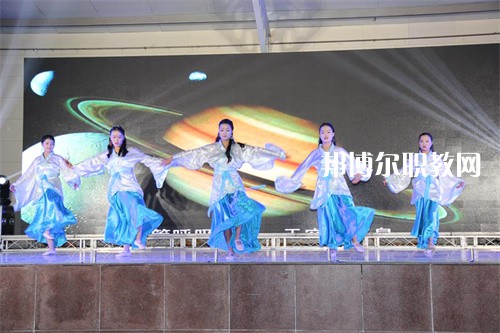 四川省電子商務(wù)學(xué)校2022年報(bào)名條件、招生要求、招生對(duì)象