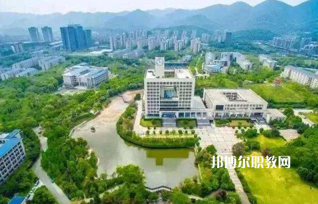 重慶醫(yī)科學(xué)校2022年報(bào)名條件、招生要求、招生對(duì)象