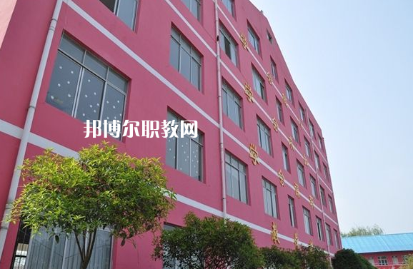 麗江民族中等專業(yè)學校2022年報名條件、招生要求、招生對象