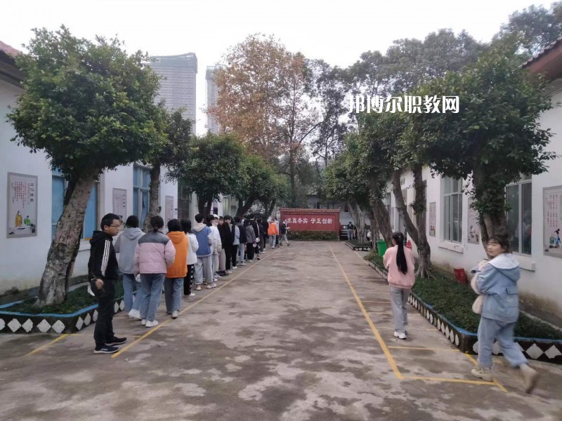宜賓東方職業(yè)技術(shù)學(xué)校2022年有哪些專(zhuān)業(yè)