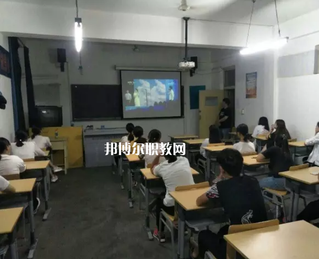 石家莊經(jīng)貿(mào)學(xué)校2022年報(bào)名條件、招生要求、招生對(duì)象
