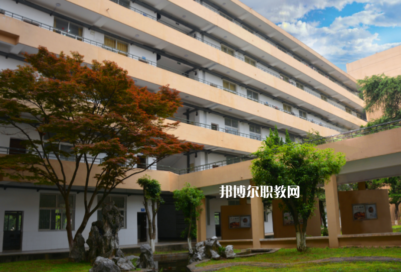 紅河財經(jīng)學校2022年學費、收費多少