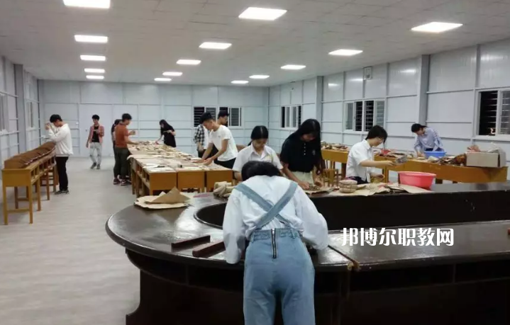 汕頭中醫(yī)藥技工學(xué)校2022年報(bào)名條件、招生要求、招生對(duì)象 