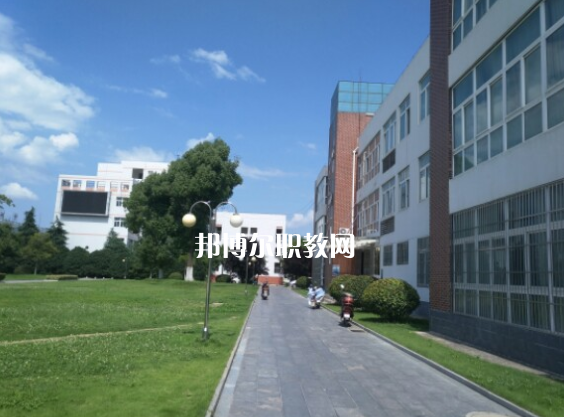 云南廣播電視學校2022年報名條件、招生要求、招生對象