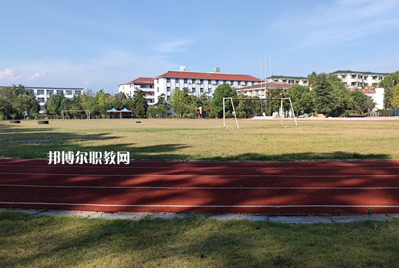 云南臨滄衛(wèi)生學(xué)校2022年報(bào)名條件、招生要求、招生對(duì)象