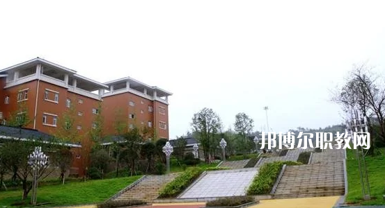 廣東新興中藥學(xué)校2022年報(bào)名條件、招生要求、招生對象