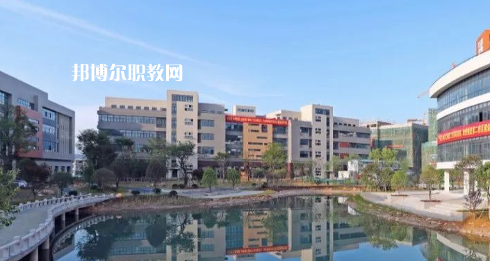 黔東南技師學(xué)院2022年報(bào)名條件、招生要求、招生對(duì)象