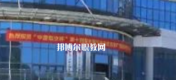 百色工業(yè)技工學校2022年報名條件、招生要求、招生對象