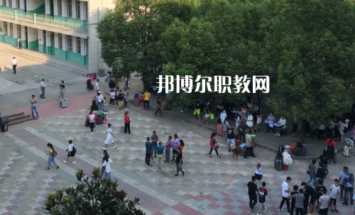 老河口職業(yè)技術學校2022年報名條件、招生要求、招生對象